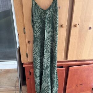 Old Navy Green Leaf Pattern Maxi Dress